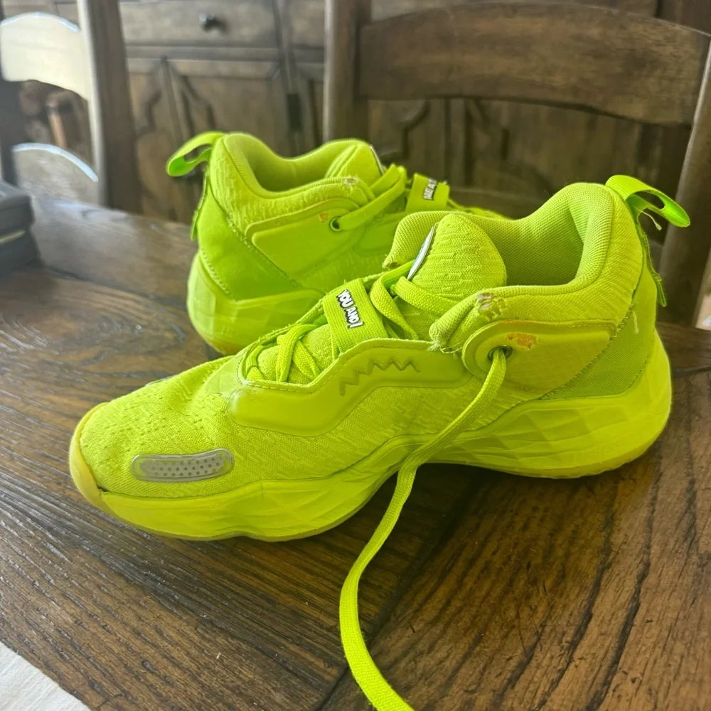 Adidas Donavan Mitchell D.O.N Issue 3 Mike Wazowski Basketball Shoes  Size 5.5